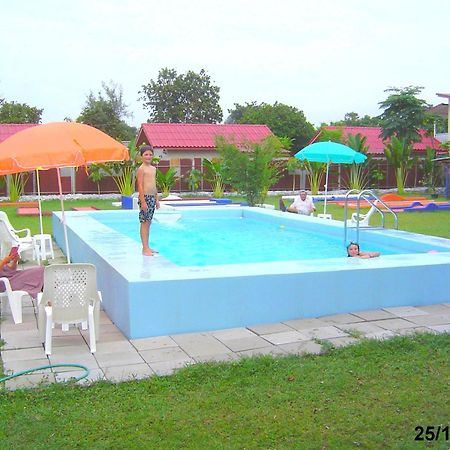 Mini-Golf **** & Resort Ubon Ratchathani Esterno foto
