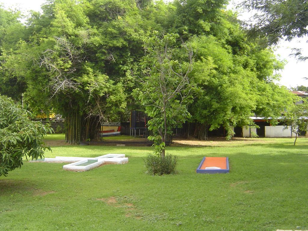 Mini-Golf **** & Resort Ubon Ratchathani Esterno foto