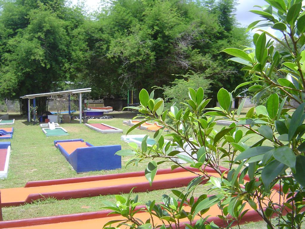 Mini-Golf **** & Resort Ubon Ratchathani Esterno foto
