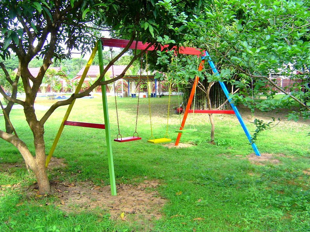 Mini-Golf **** & Resort Ubon Ratchathani Esterno foto
