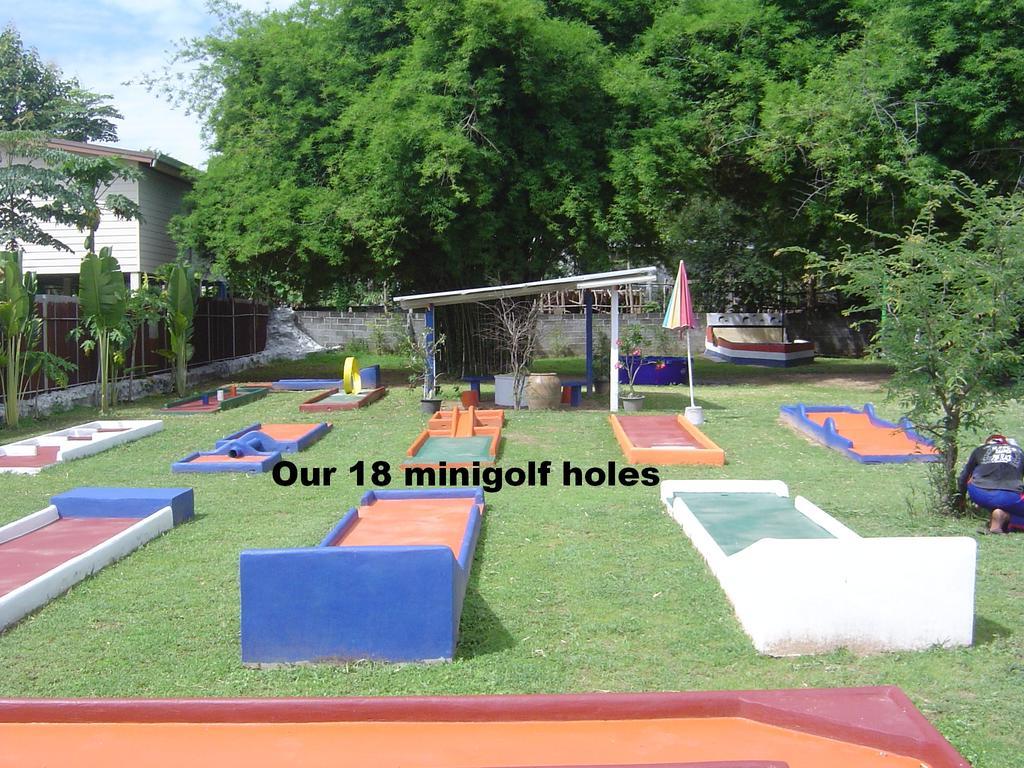 Mini-Golf **** & Resort Ubon Ratchathani Esterno foto